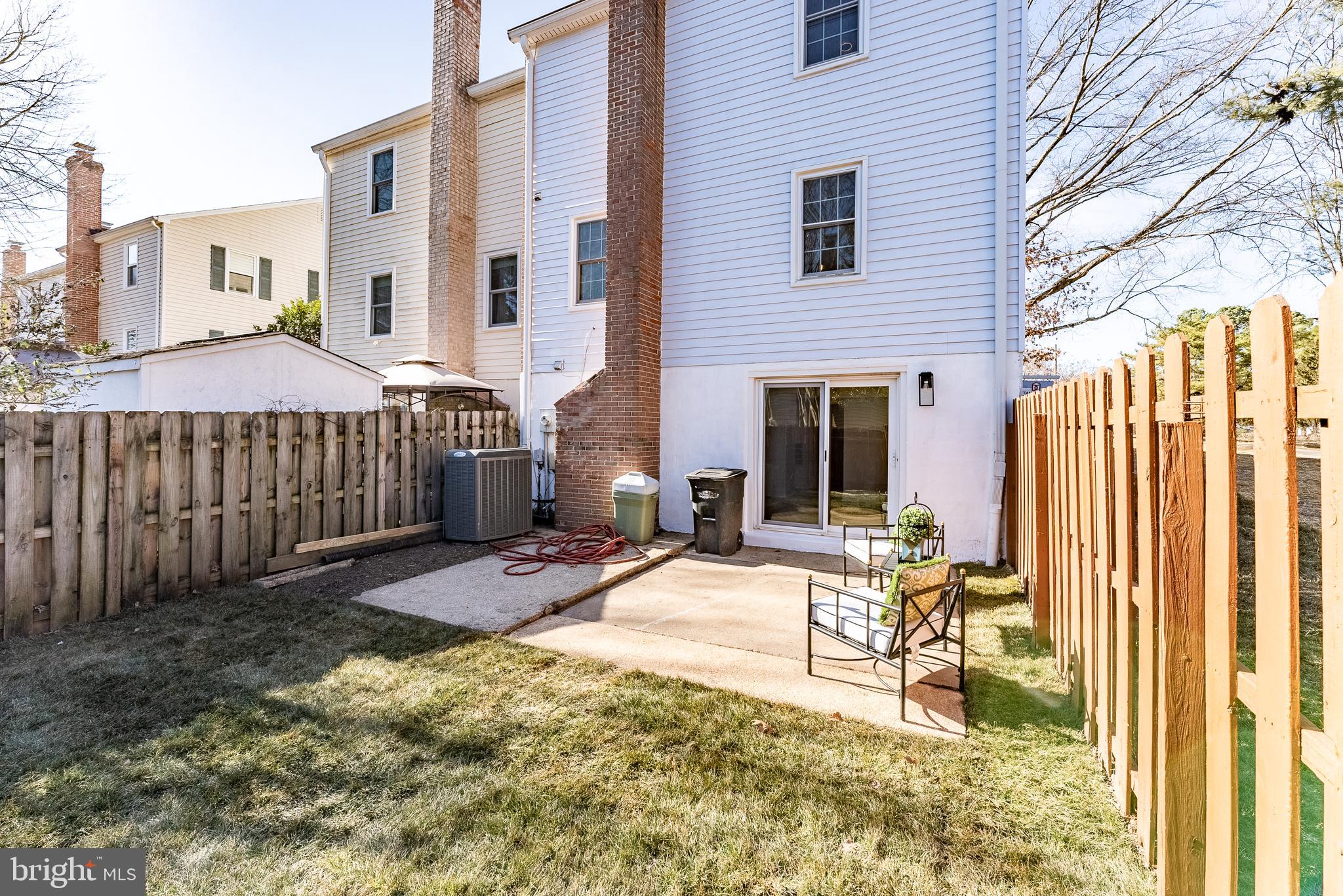 LAKE BRADDOCK - Residential