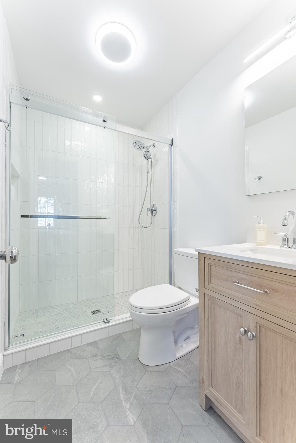 LAKE BRADDOCK - Residential