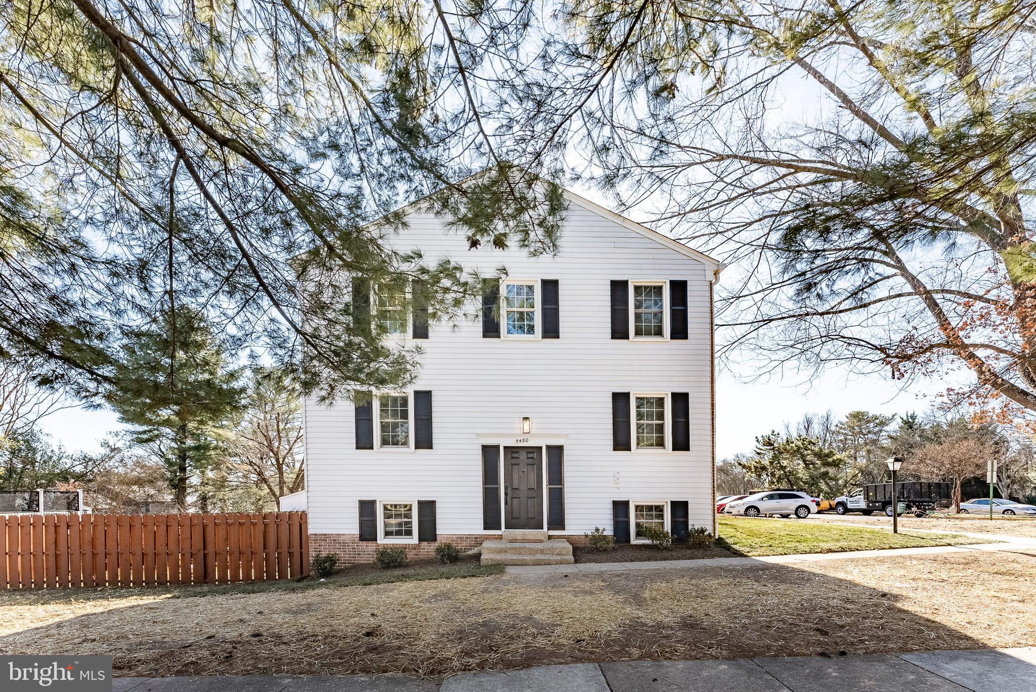 LAKE BRADDOCK - Residential