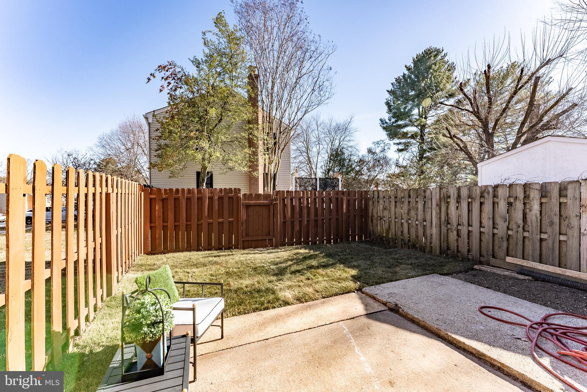 LAKE BRADDOCK - Residential