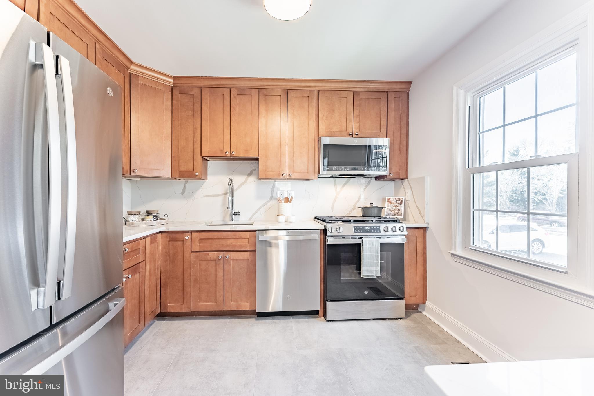 LAKE BRADDOCK - Residential