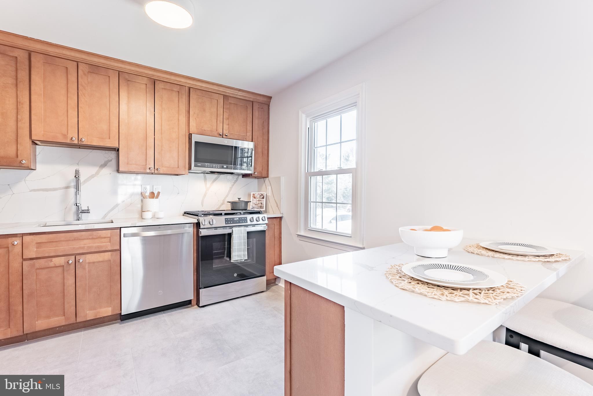 LAKE BRADDOCK - Residential