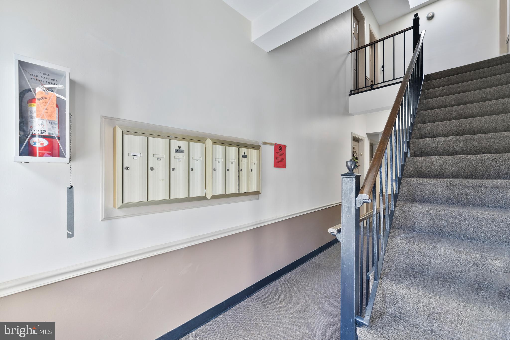 COLONIAL VILLAGE - Residential