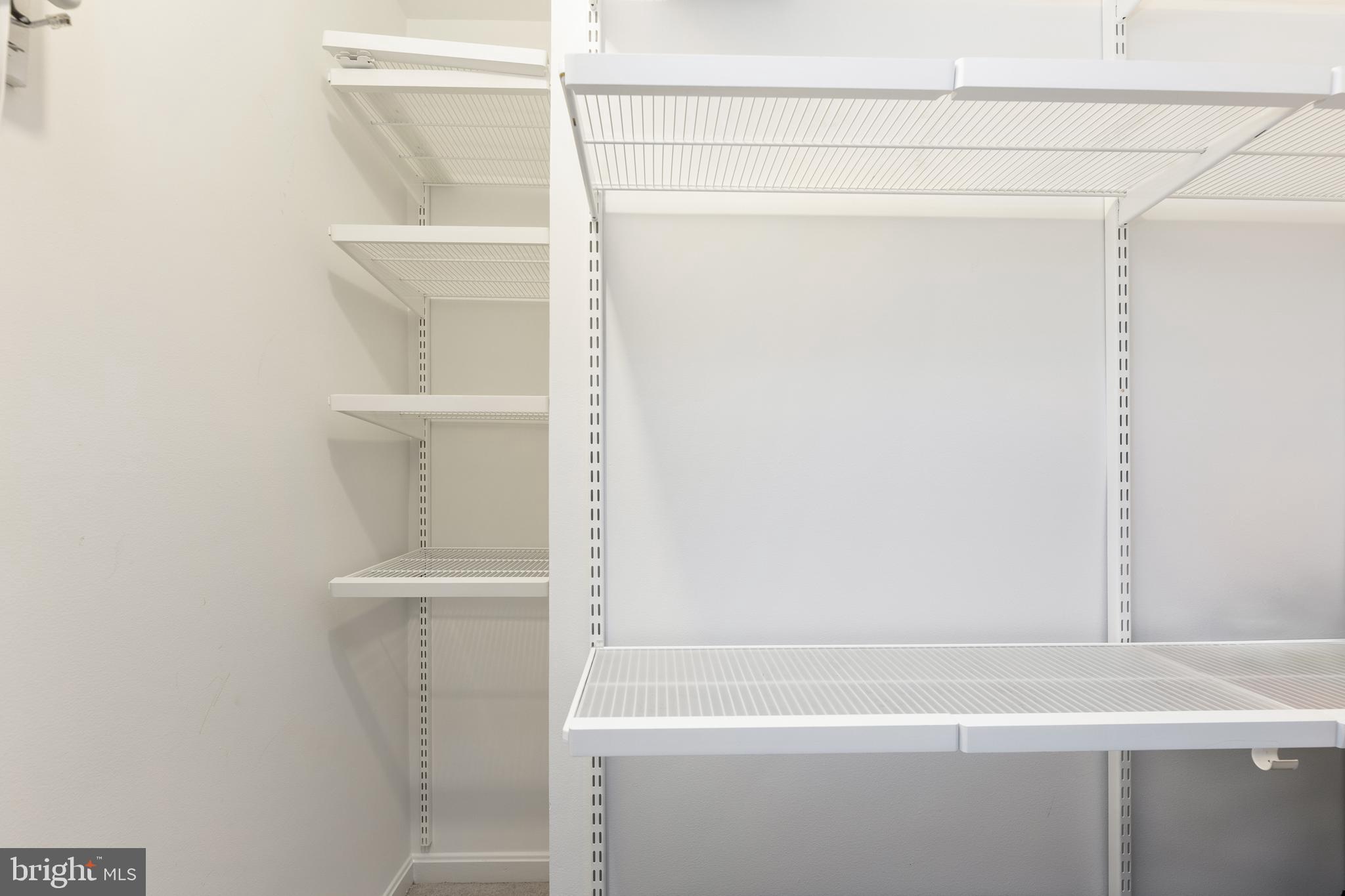 COLONIAL VILLAGE - Residential