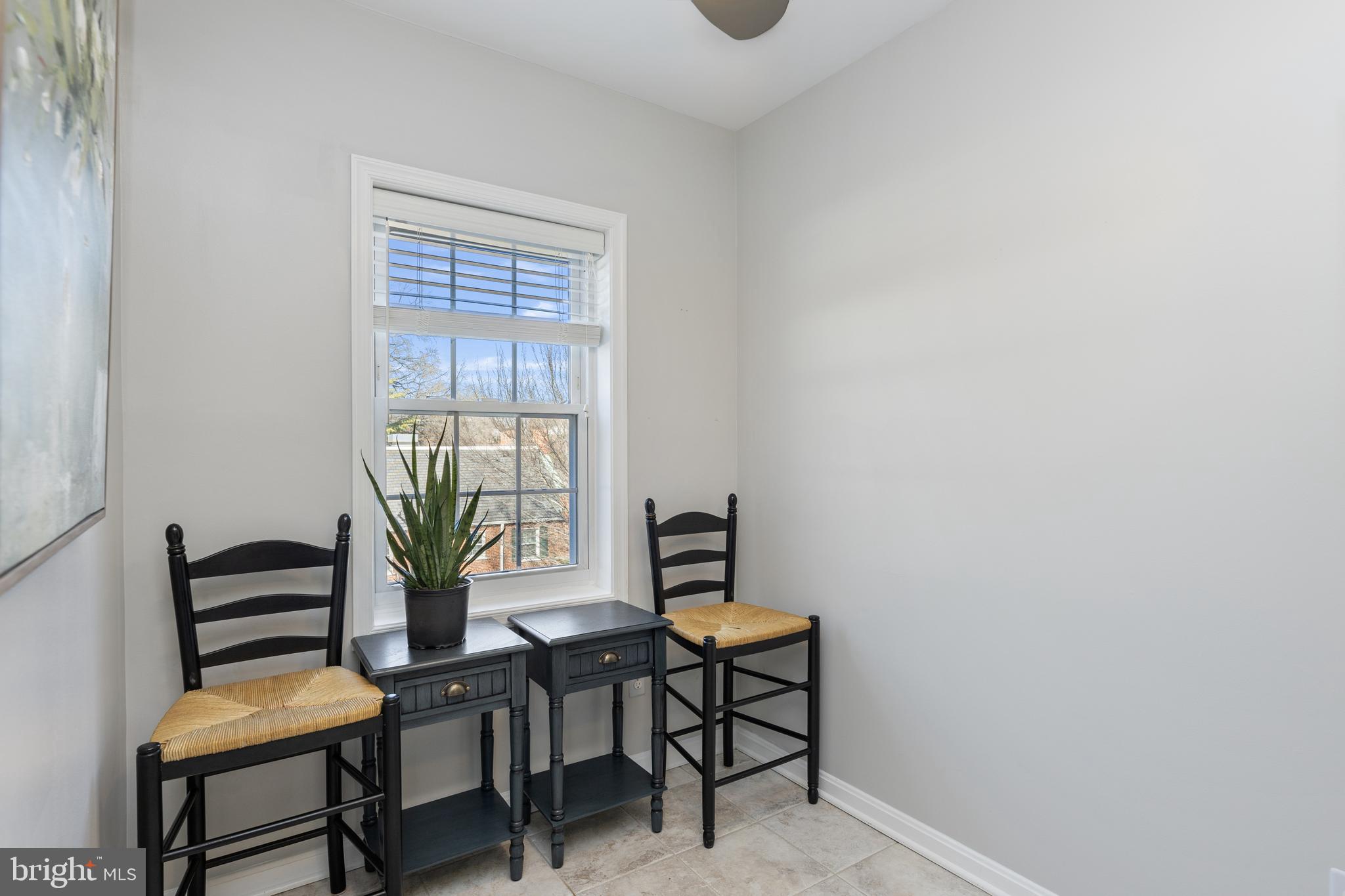 1902 RHODES STREET N 66