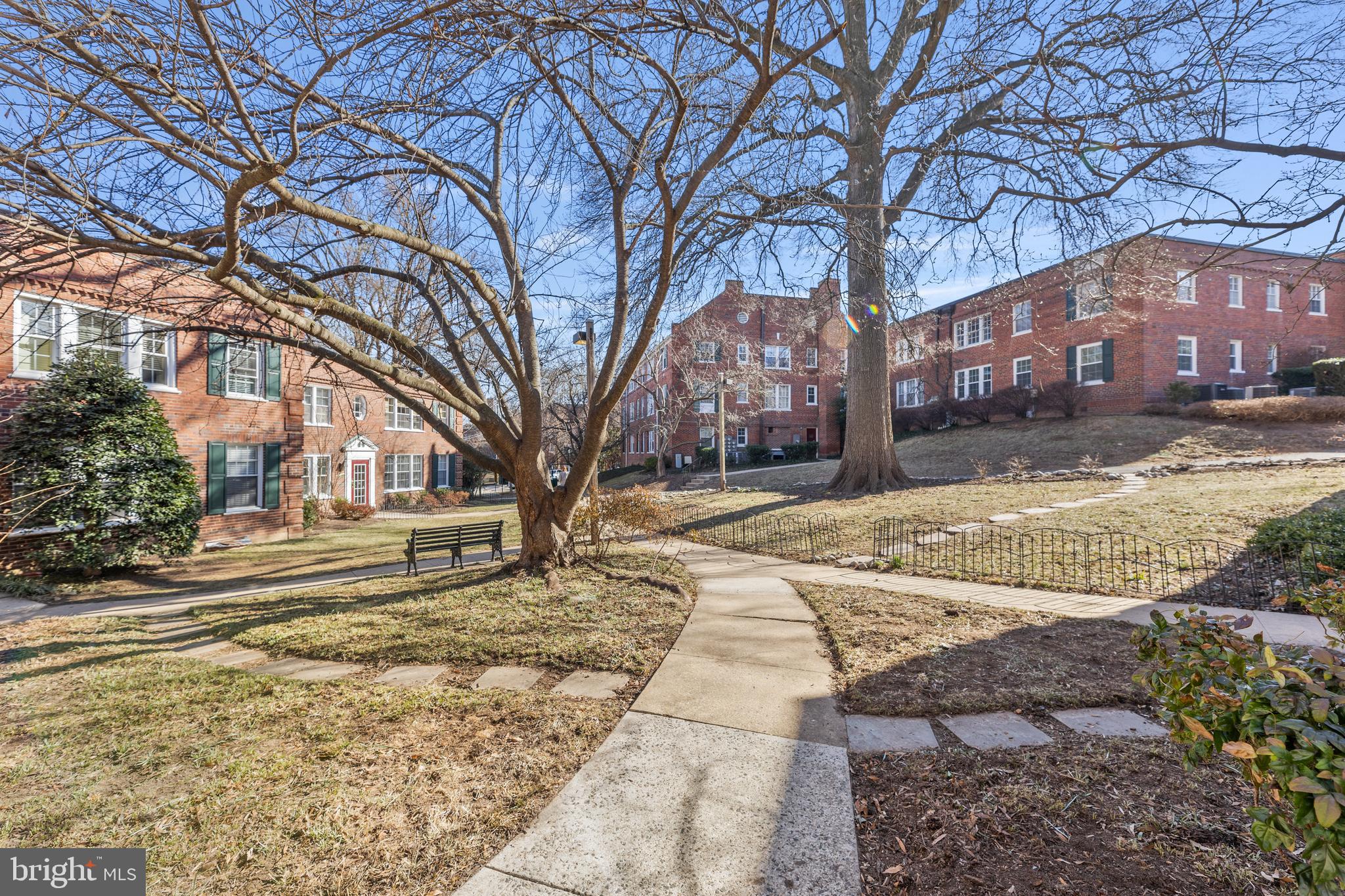 COLONIAL VILLAGE - Residential