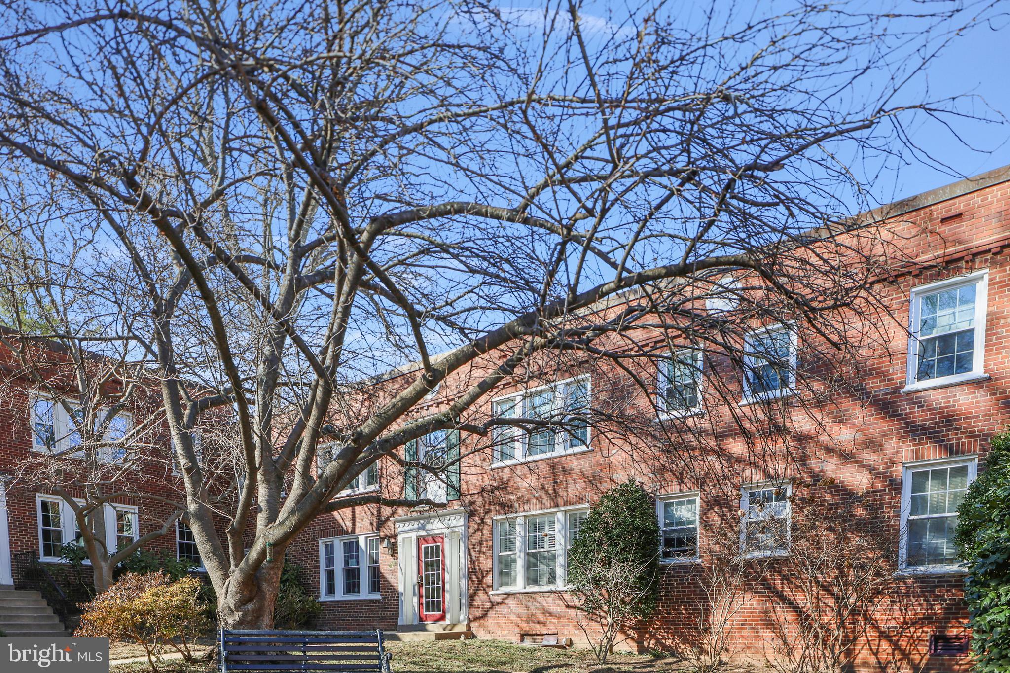 COLONIAL VILLAGE - Residential