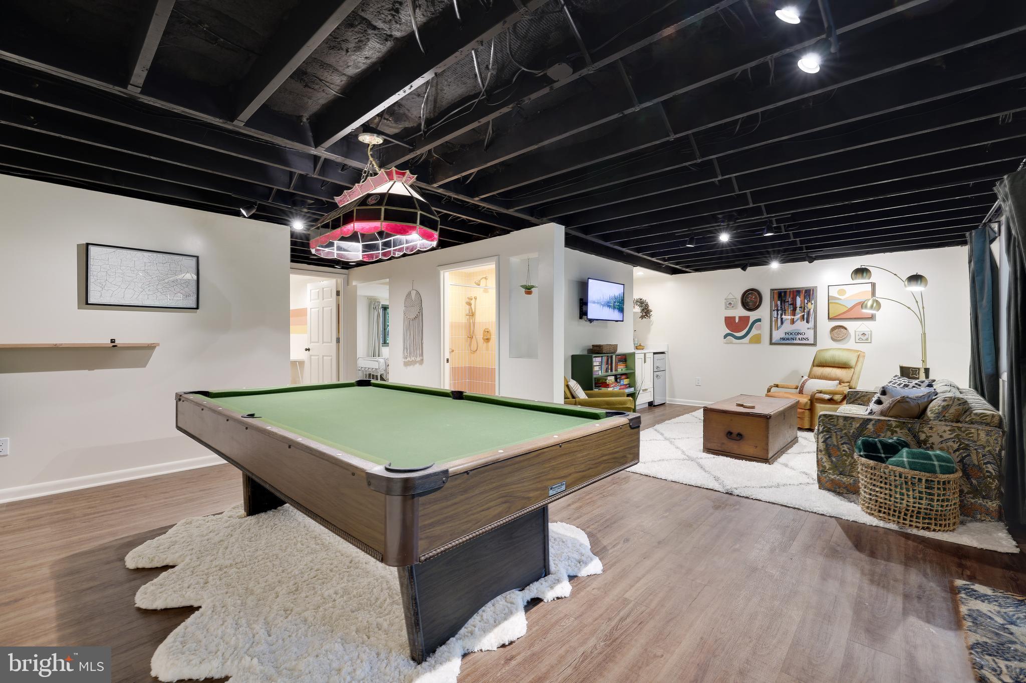 HIDEOUT THE - Residential