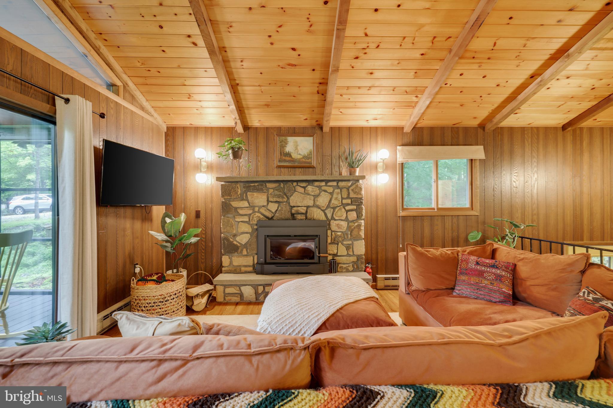 HIDEOUT THE - Residential