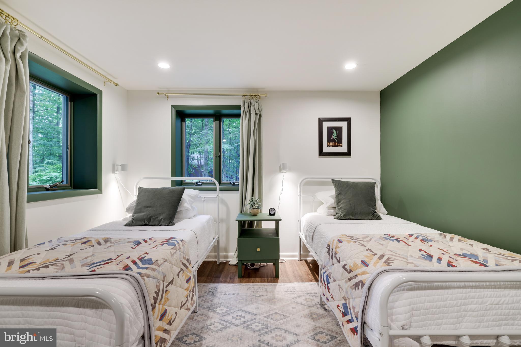 HIDEOUT THE - Residential