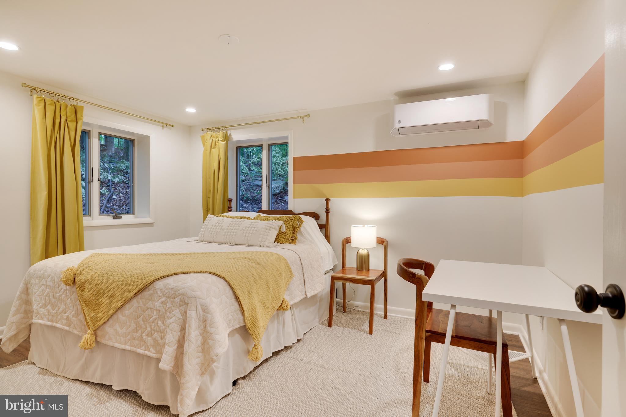 HIDEOUT THE - Residential