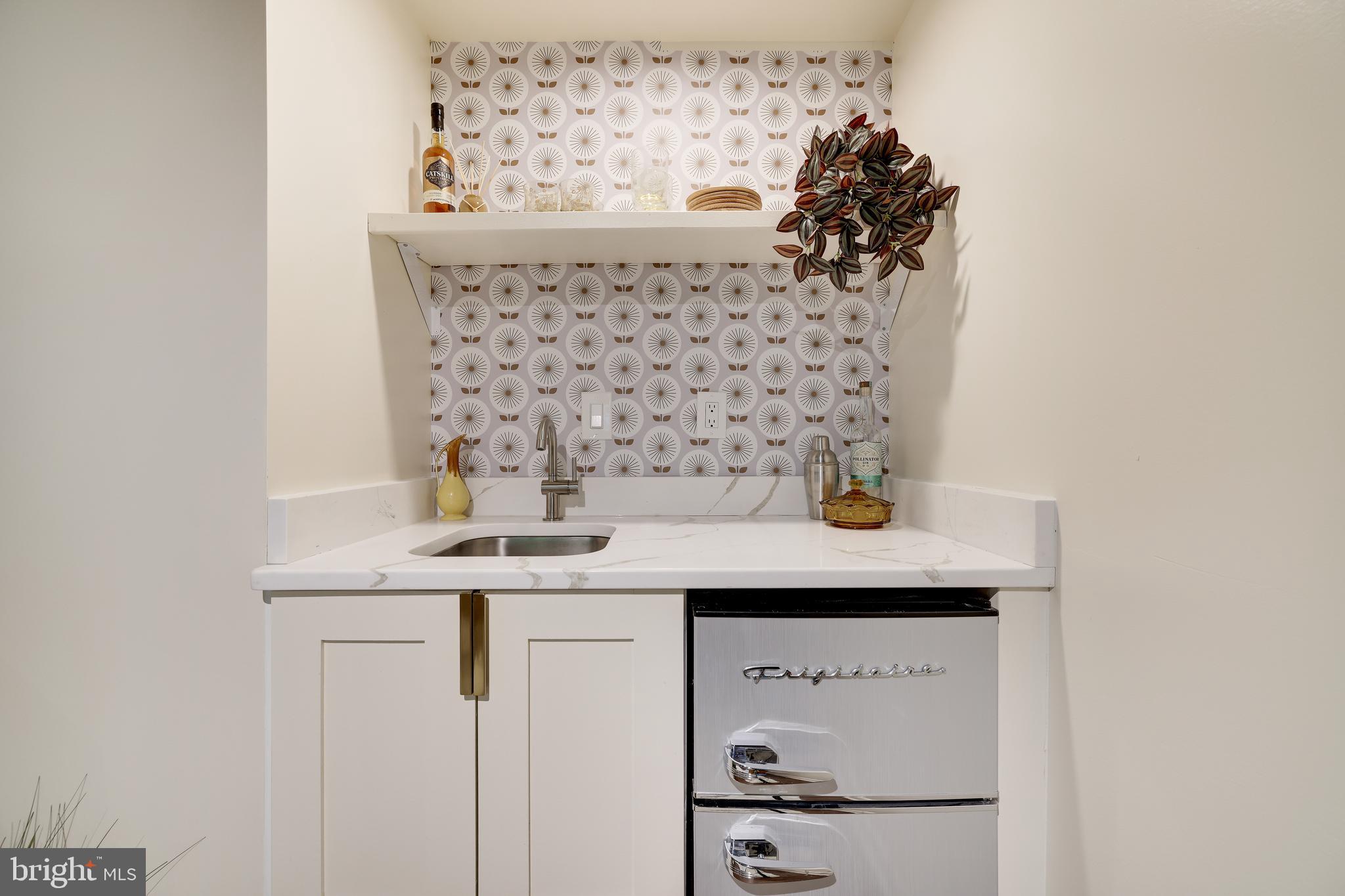 HIDEOUT THE - Residential