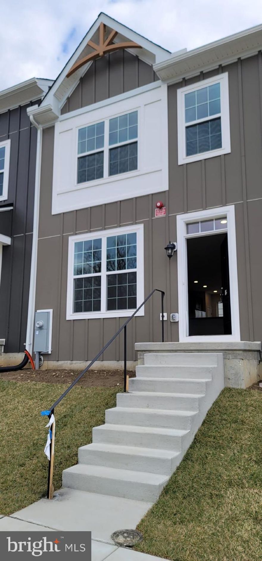 Available Immediately. Be the first one to live in this BRAND NEW Two Story Franklin Model 3 BR/2.5BA/2 car garage home in the highly sought after KENNETT POINTE Community by Montchanin Builders. Located in the charming borough of Kennett Square, Chester, PA. The Townes at Kennett Pointe offers an exclusive community along with the shops and businesses located on the corner of East Cypress Street and Ways Lane. Amenities in Kennett Pointe will include an abundance of outdoor spaces including walking trails throughout the community, a 6000 sq ft plaza, pavilion, gazebos and tree lined streets. The towns will feature James Hardie exteriors, front porches, bay windows and cedar look trim details. Gourmet kitchen with island and granite countertops, composite decks. Stainless Steel appliances, washer dryer included. Two car garages that lead to an open recreation room. Landlord pays HOA Dues. Tenant pays all utilities. Nothing to do but move right in. HOA handles lawn and snow. Call for pet policy. Right off of E. Baltimore Pike and minutes to Rt 1 and Rt 95 and close by to major employers in PA and DE. 40 minutes to Philadelphia Downtown. Amtrak and SEPTA near by for easy Train Access to Philadelphia Downtown and other major hubs. Plenty of restaurants, shopping, gyms, entertainment options near by. Close to Longwood Gardens, museums, historic sites, many annual festivals and summer concerts at Anson B. Nixon Park.