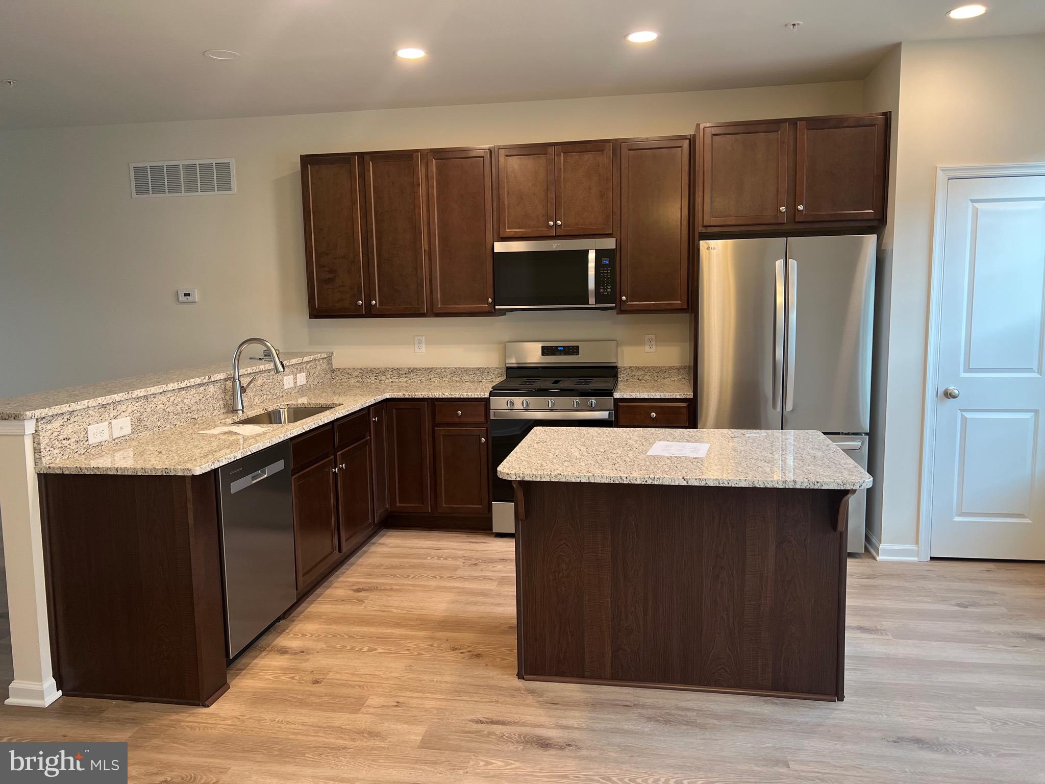 KENNETT POINTE - Residential Lease