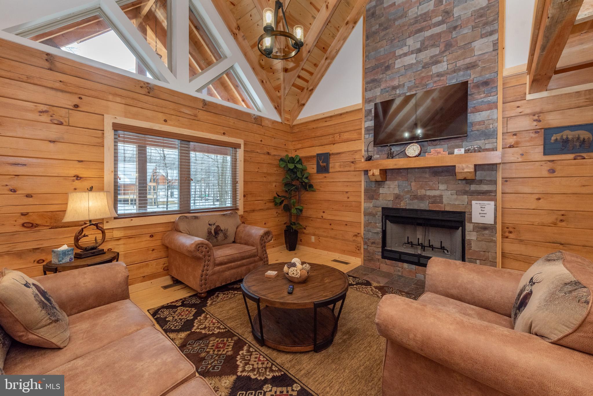 35 BLUE MOUNTAIN VIEW