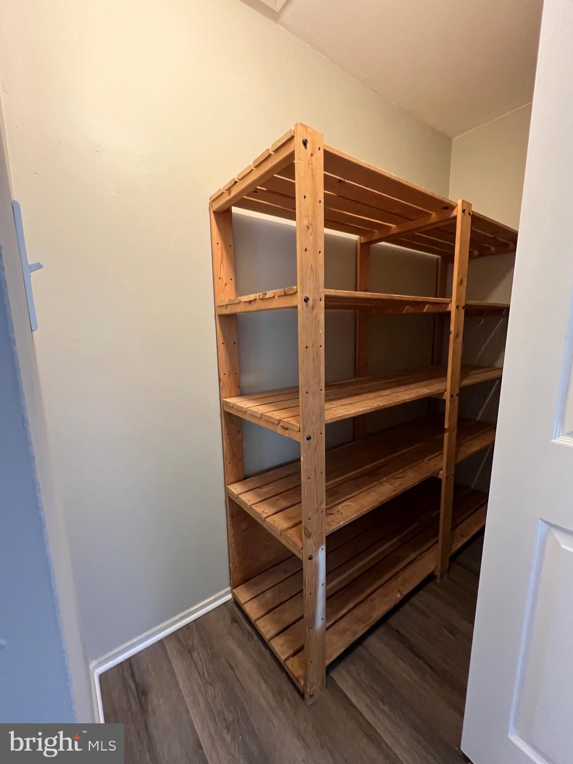 CENTER COURT - Residential