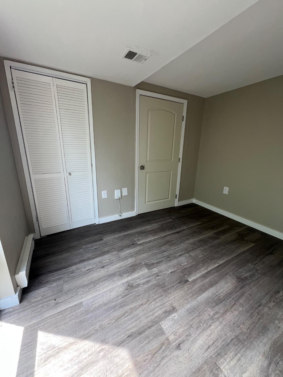 CENTER COURT - Residential