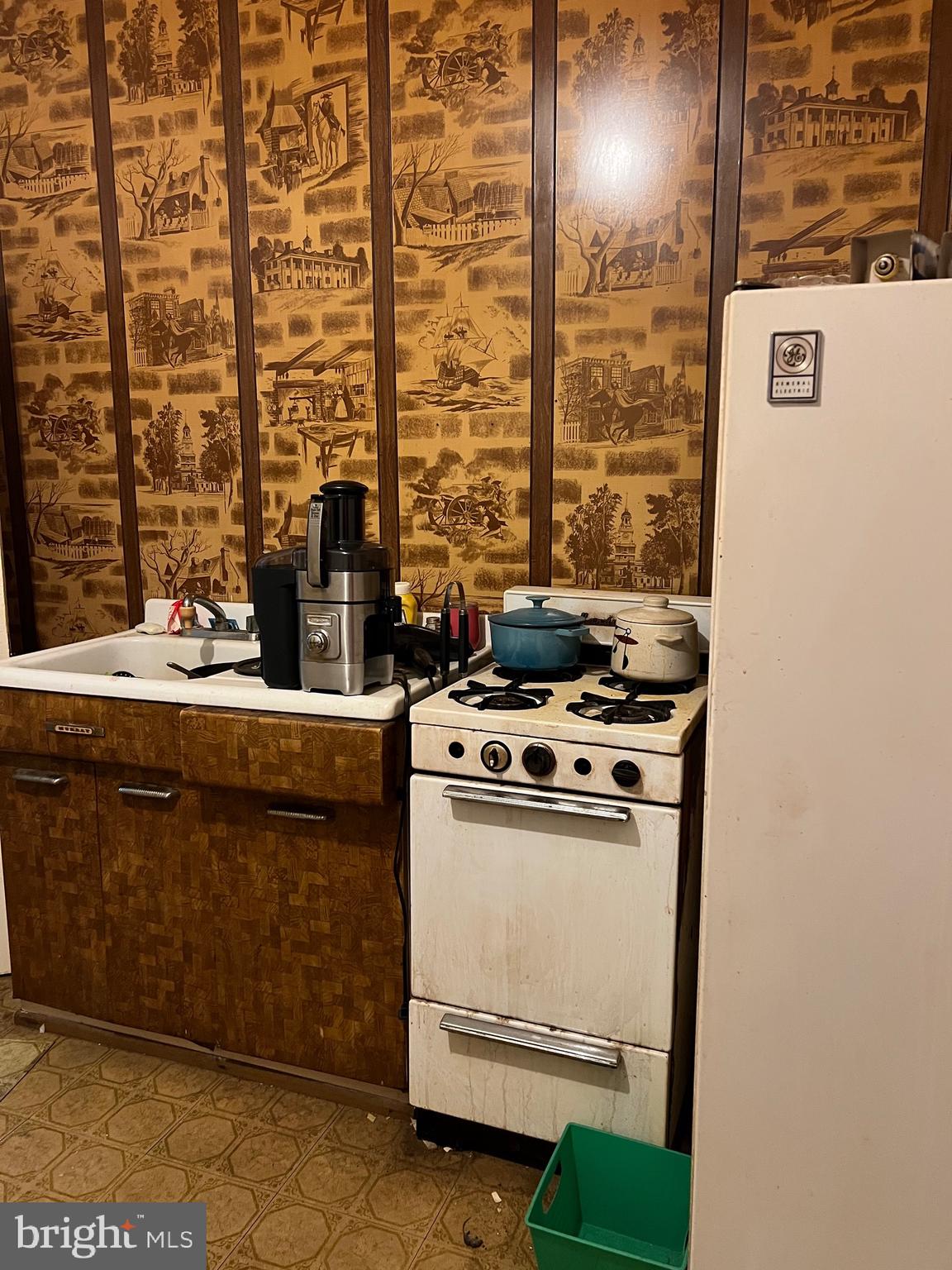 GREEKTOWN - Residential