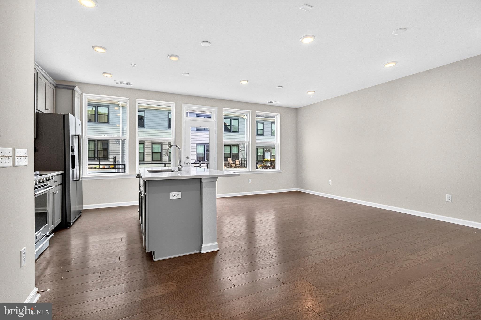 1103 GREENWICH DRIVE