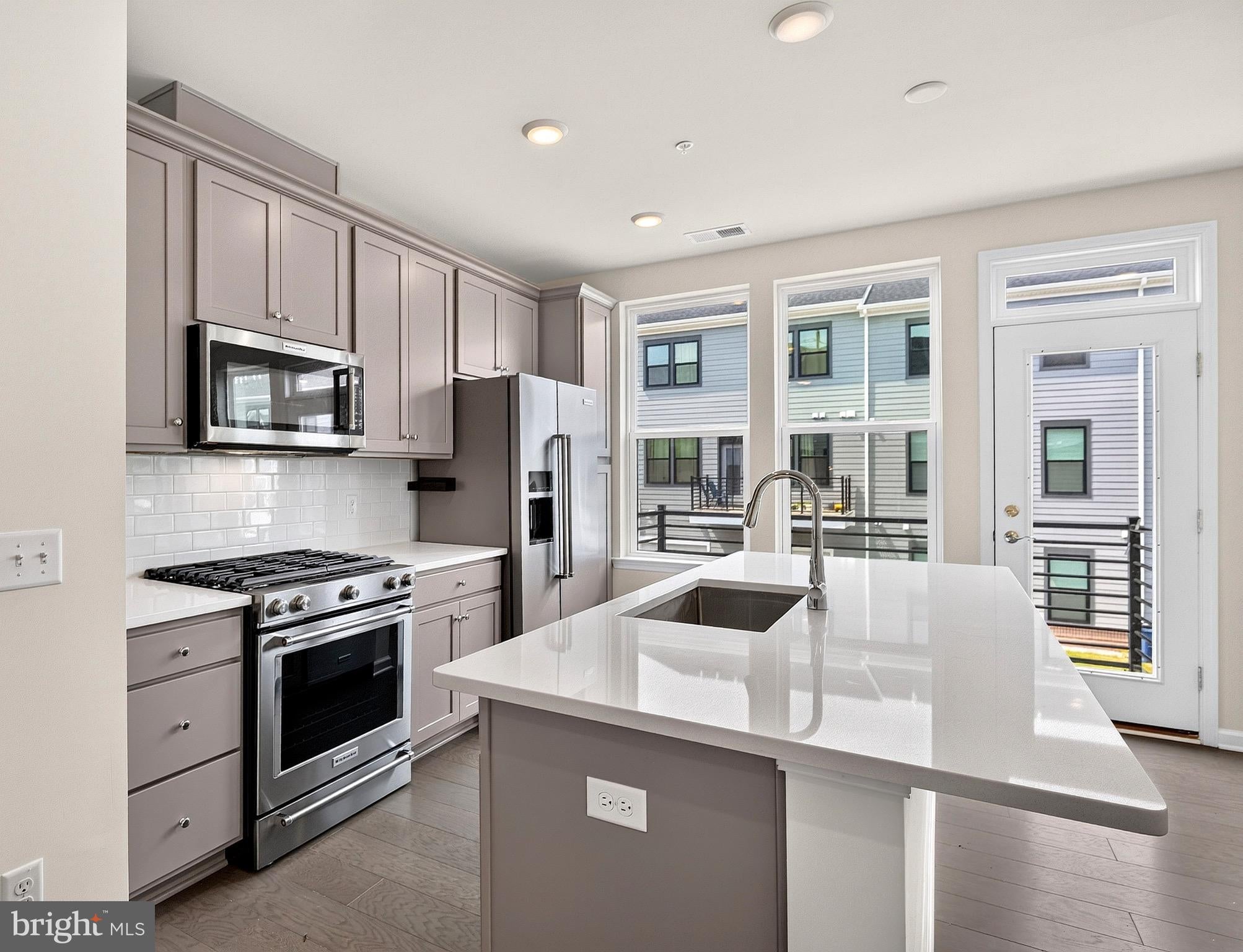 1103 GREENWICH DRIVE