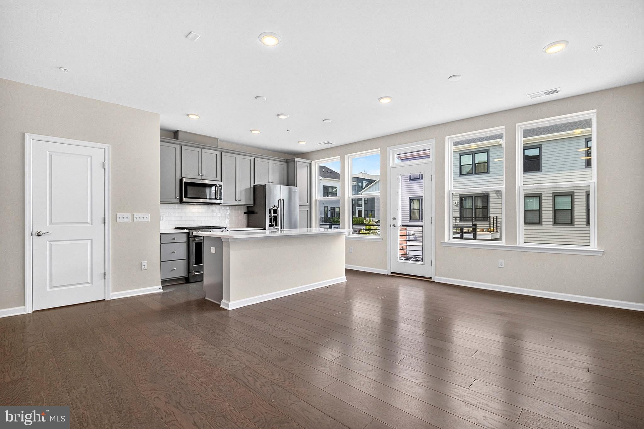 1103 GREENWICH DRIVE