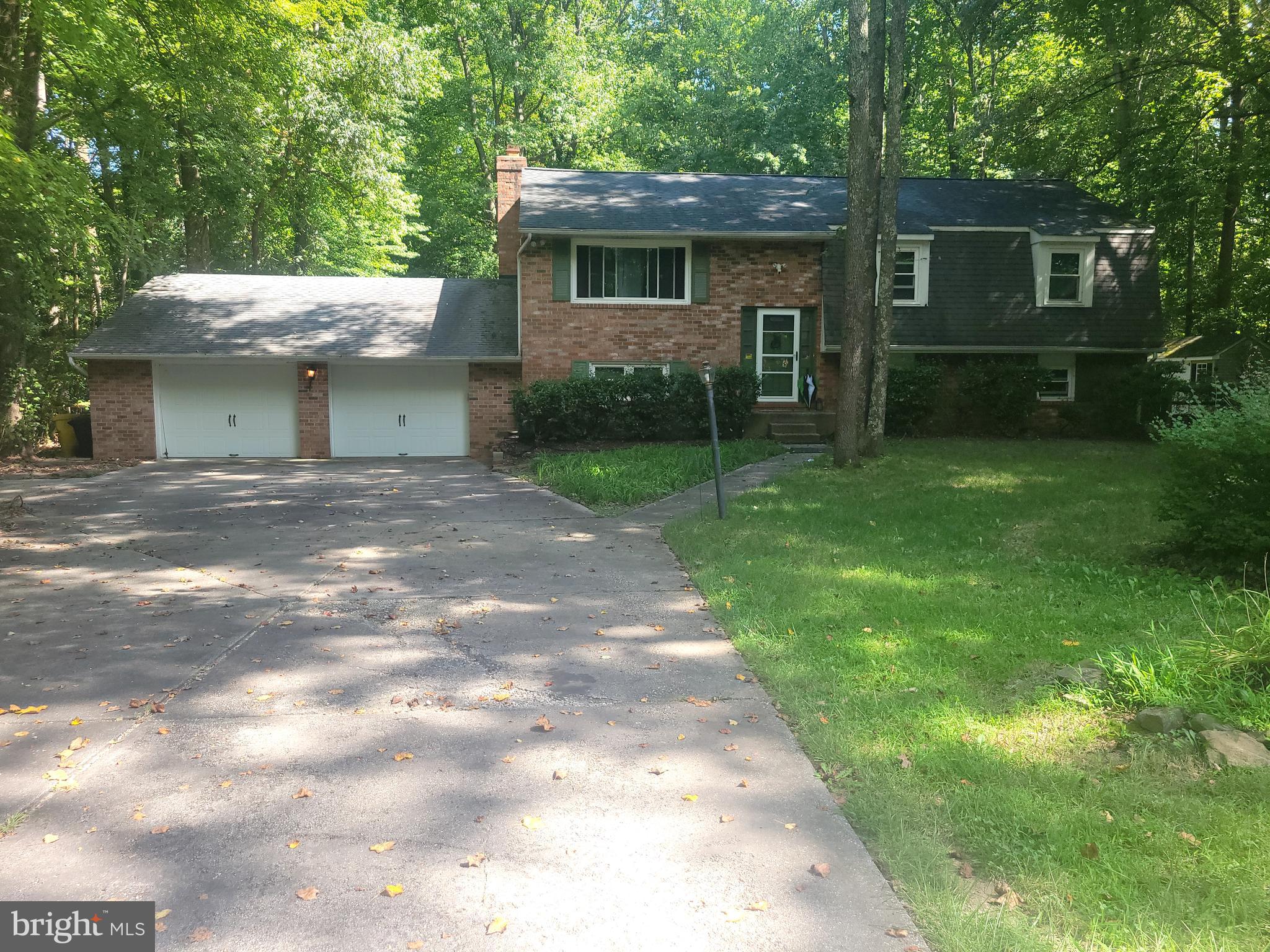 HALLMARK WOODS - Residential