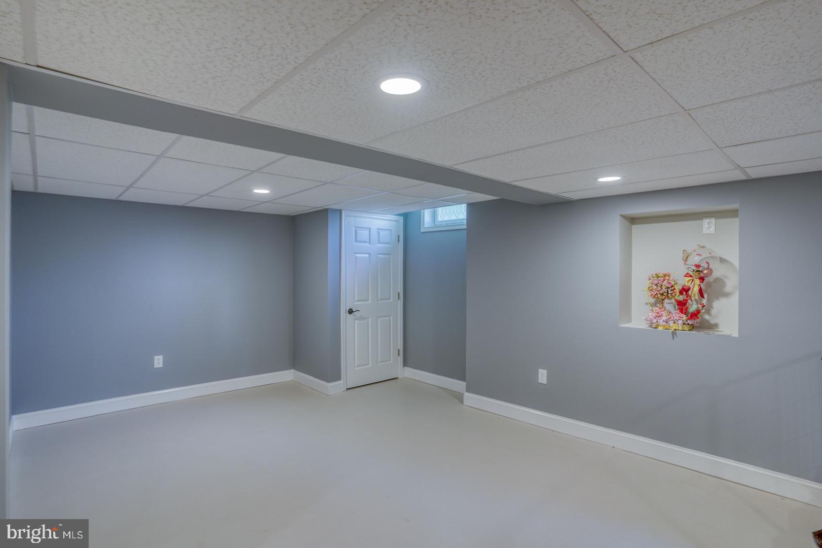 WAGAMONS WEST SHORES - Residential