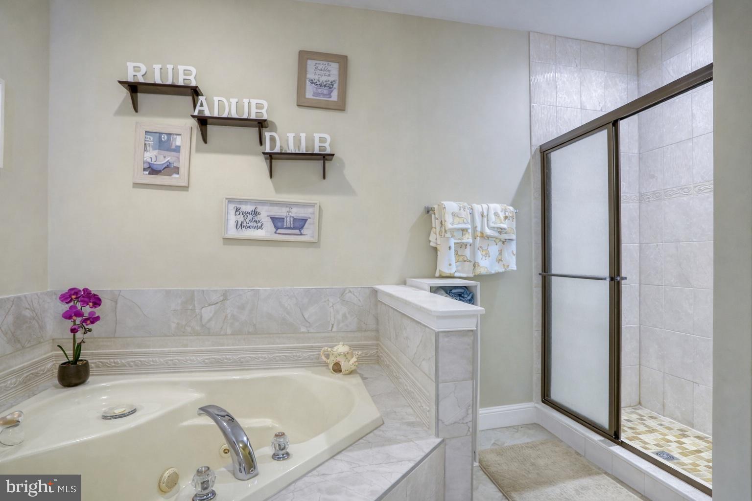 WAGAMONS WEST SHORES - Residential