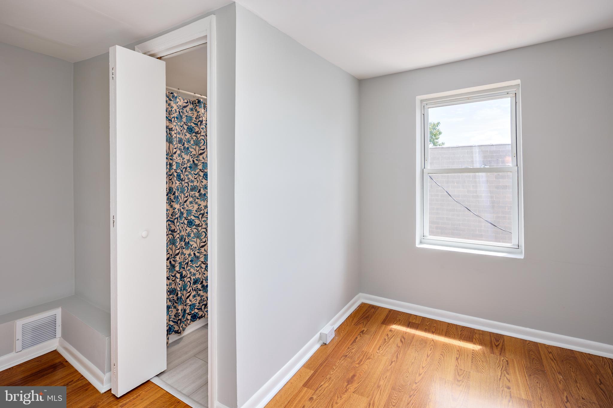 WASHINGTON VILLAGE - Residential