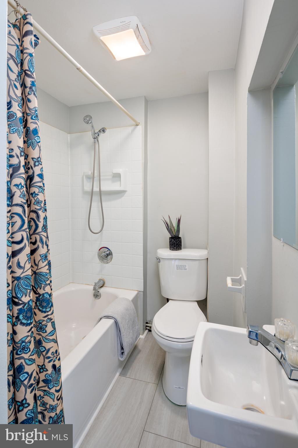 WASHINGTON VILLAGE - Residential