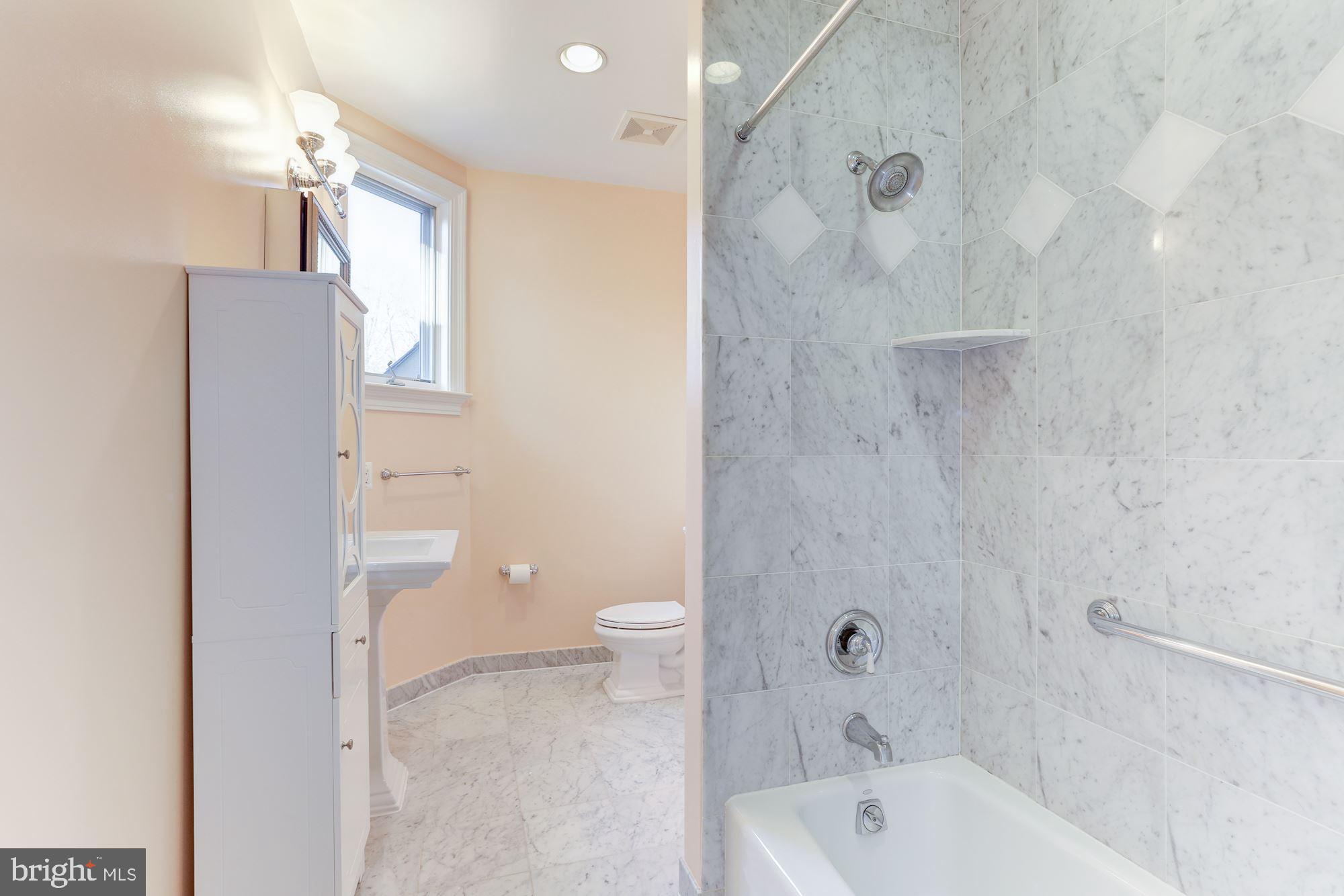 THREE SWALLOWS FARM - Residential