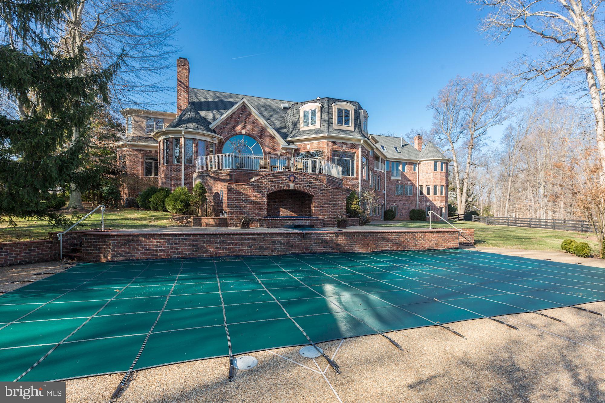 THREE SWALLOWS FARM - Residential