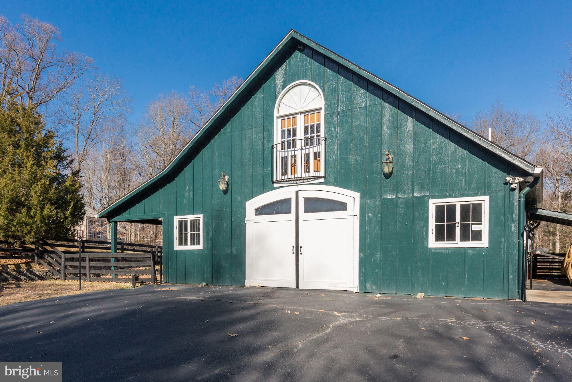 THREE SWALLOWS FARM - Residential