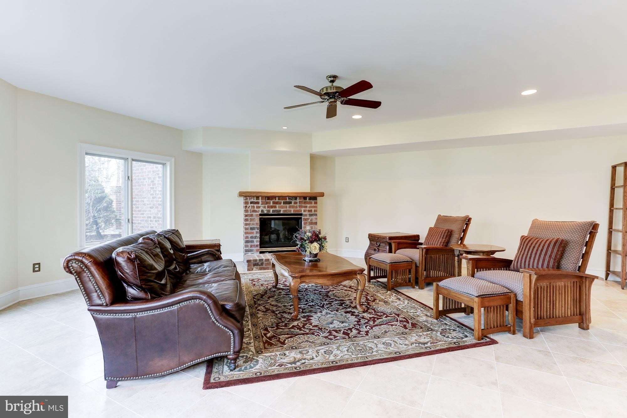 THREE SWALLOWS FARM - Residential