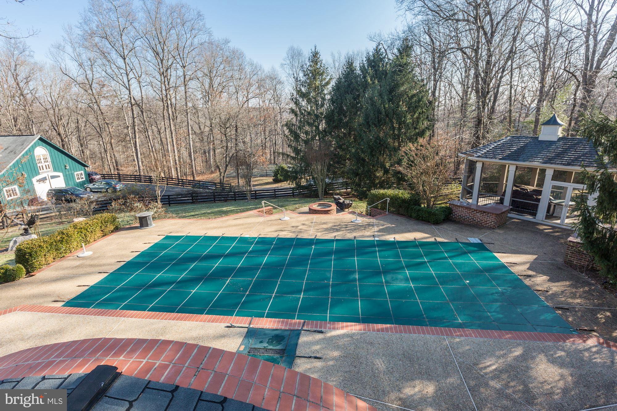 THREE SWALLOWS FARM - Residential