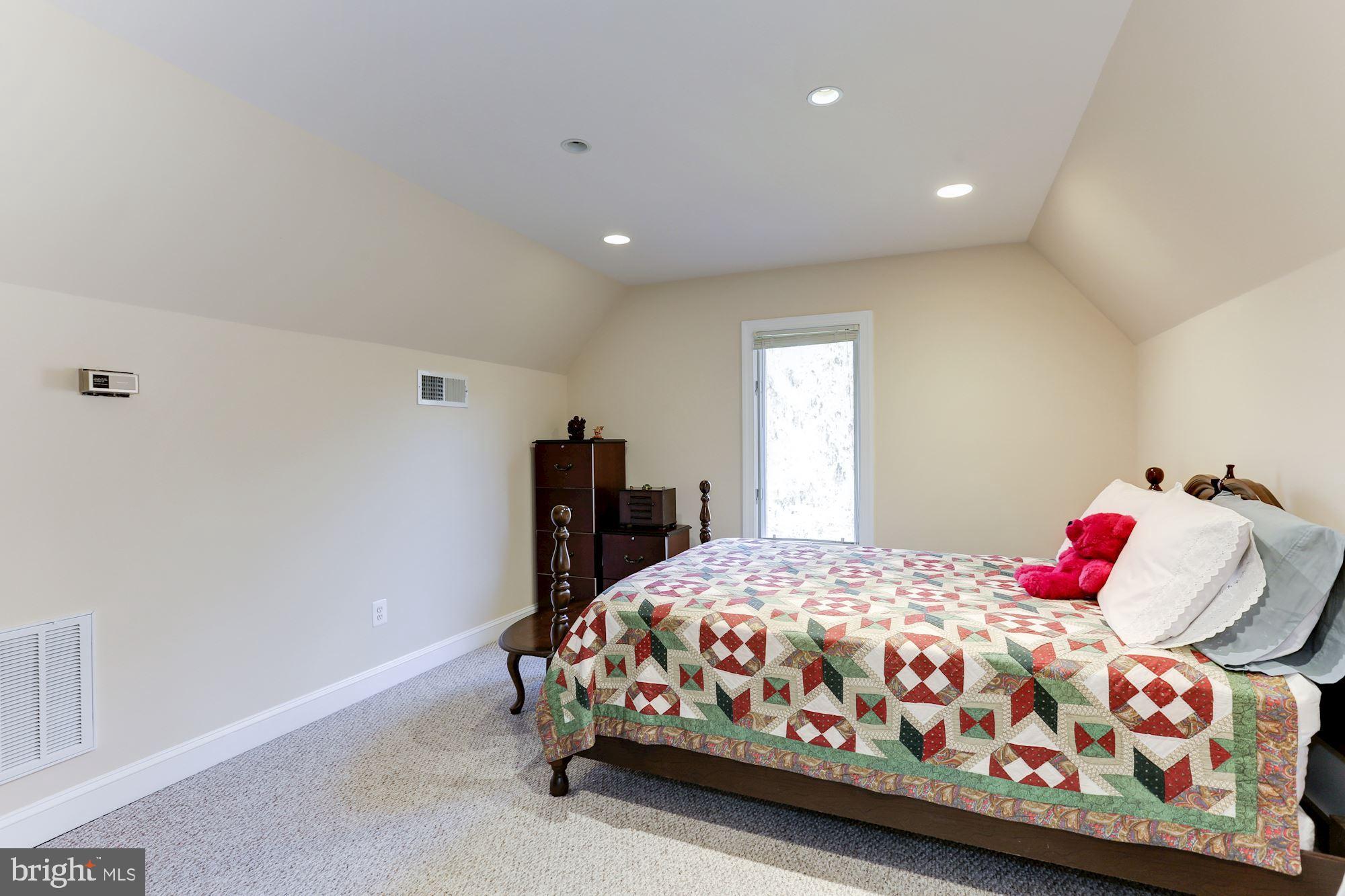 THREE SWALLOWS FARM - Residential