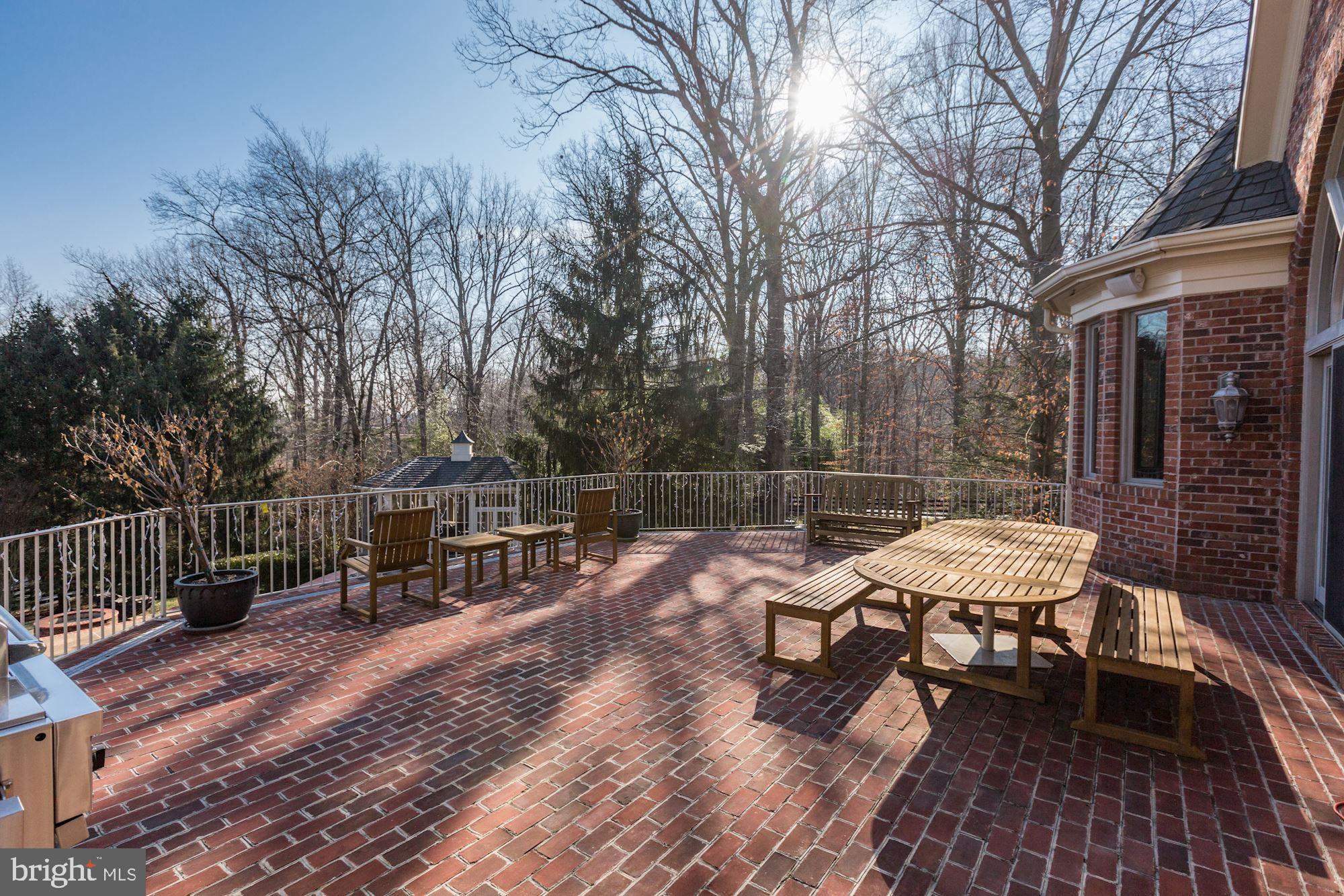 THREE SWALLOWS FARM - Residential