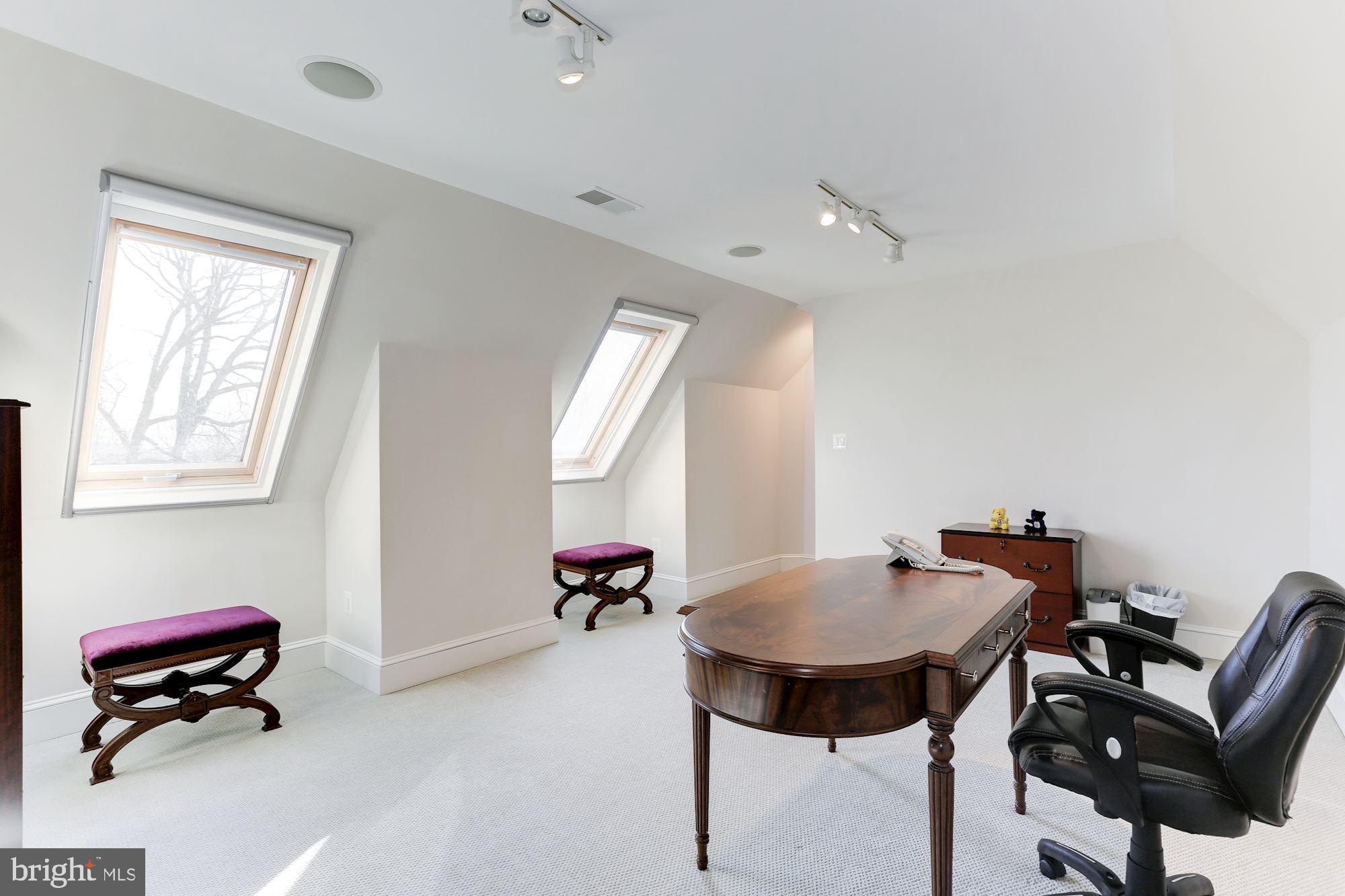 THREE SWALLOWS FARM - Residential