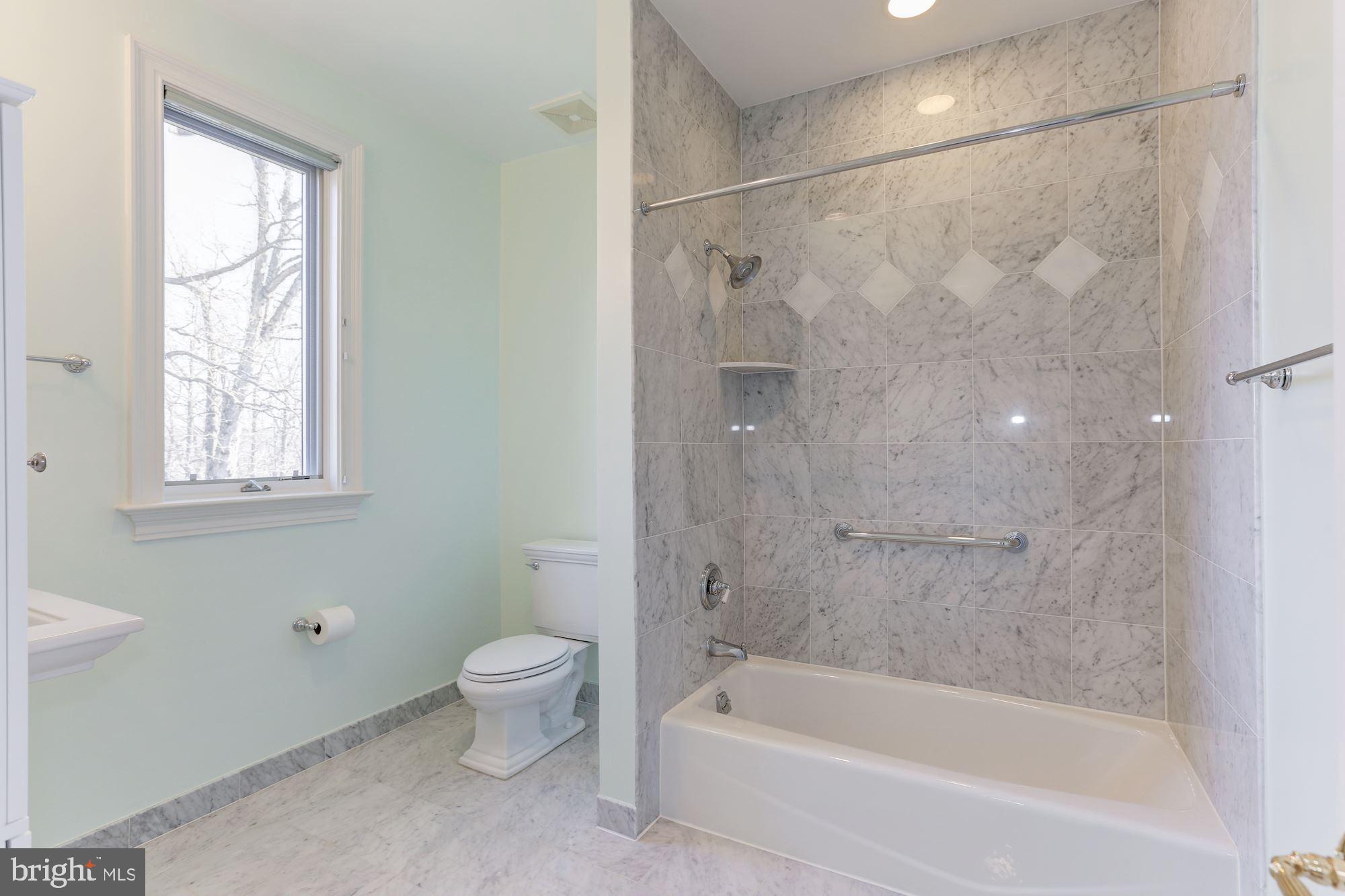 THREE SWALLOWS FARM - Residential