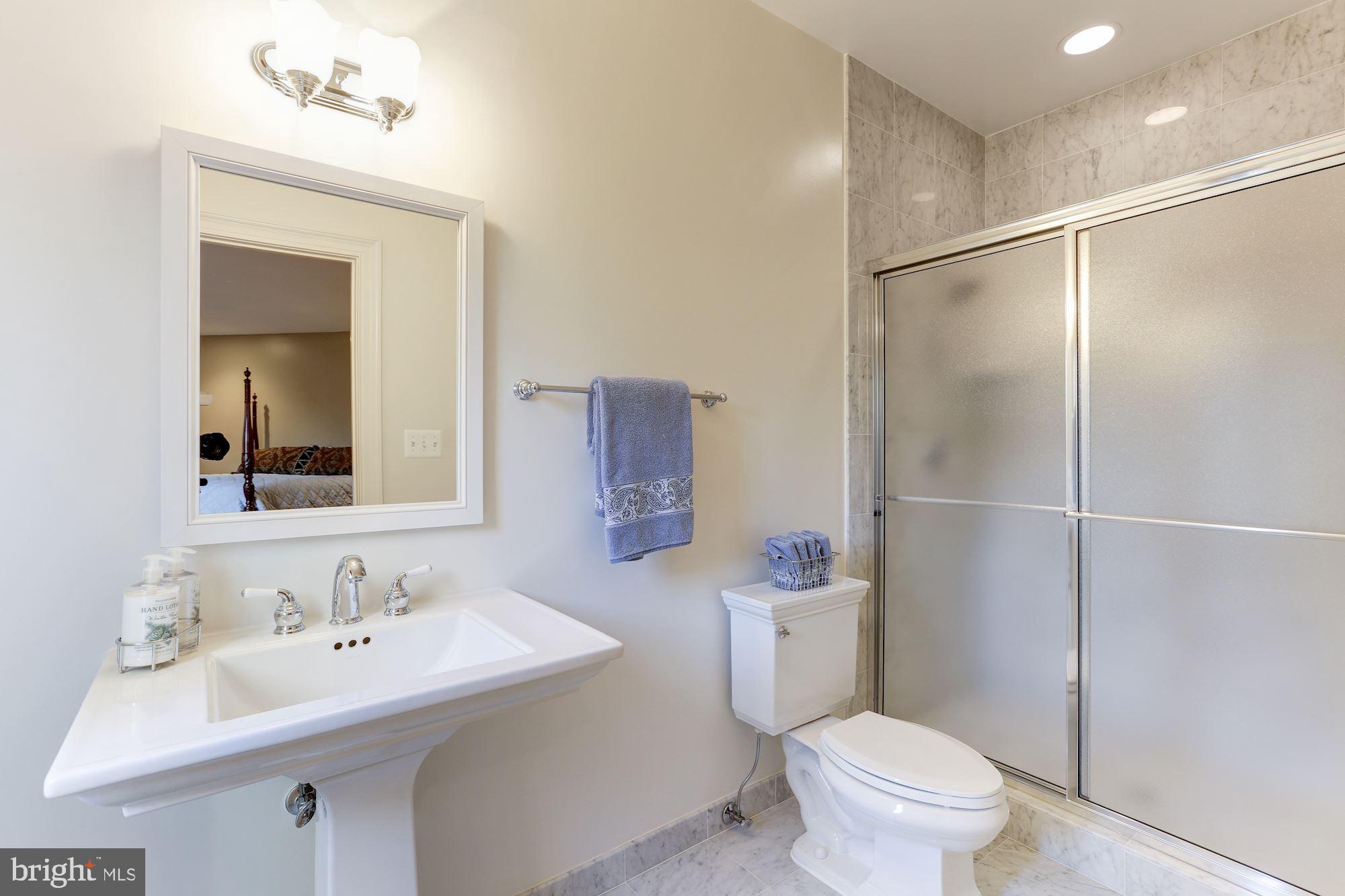 THREE SWALLOWS FARM - Residential