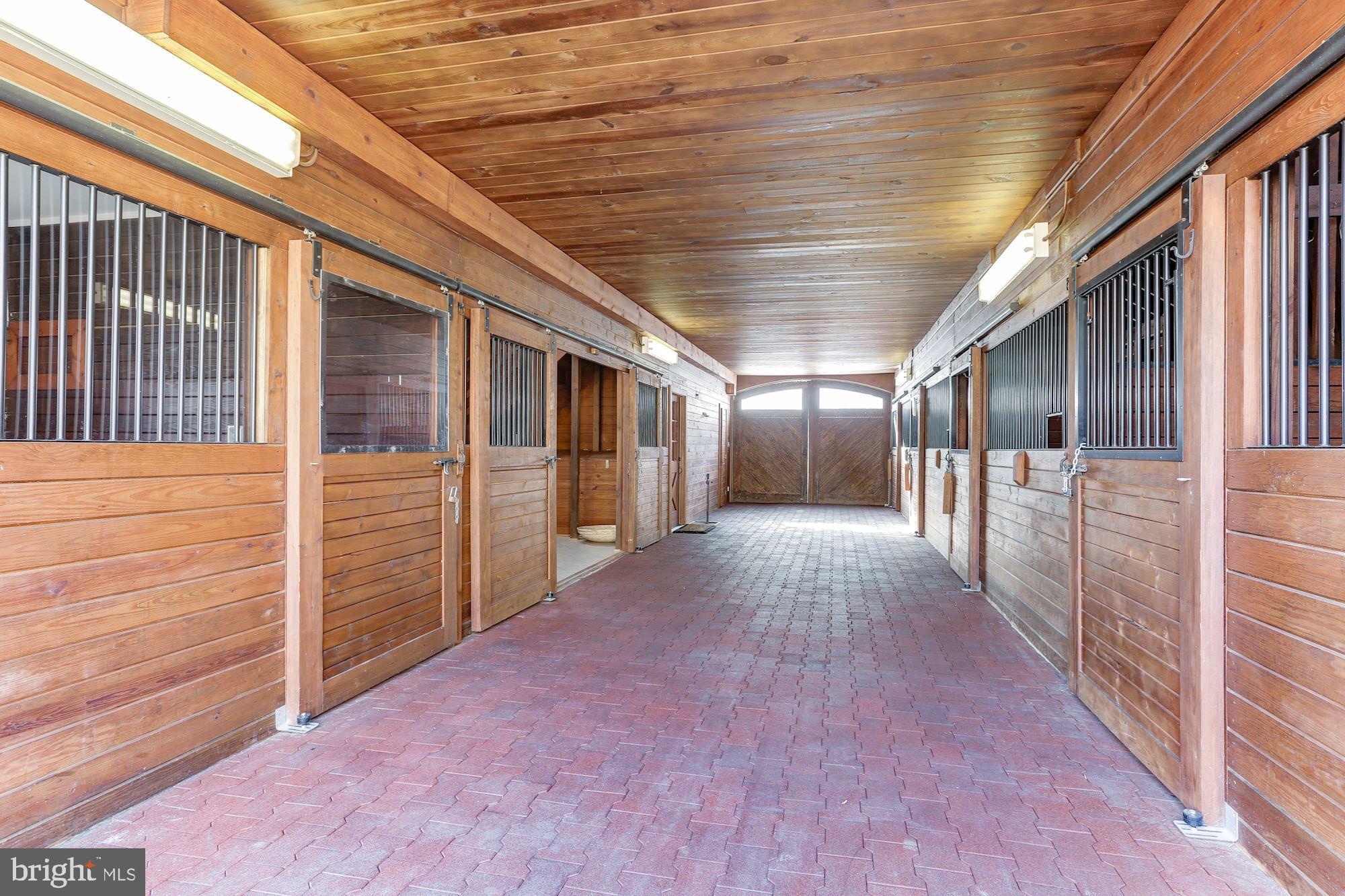 THREE SWALLOWS FARM - Residential