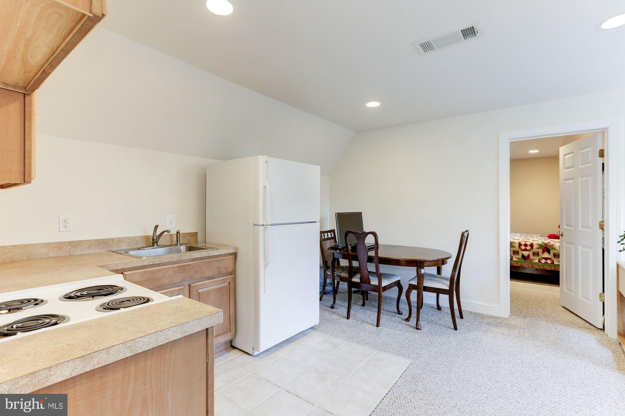 THREE SWALLOWS FARM - Residential