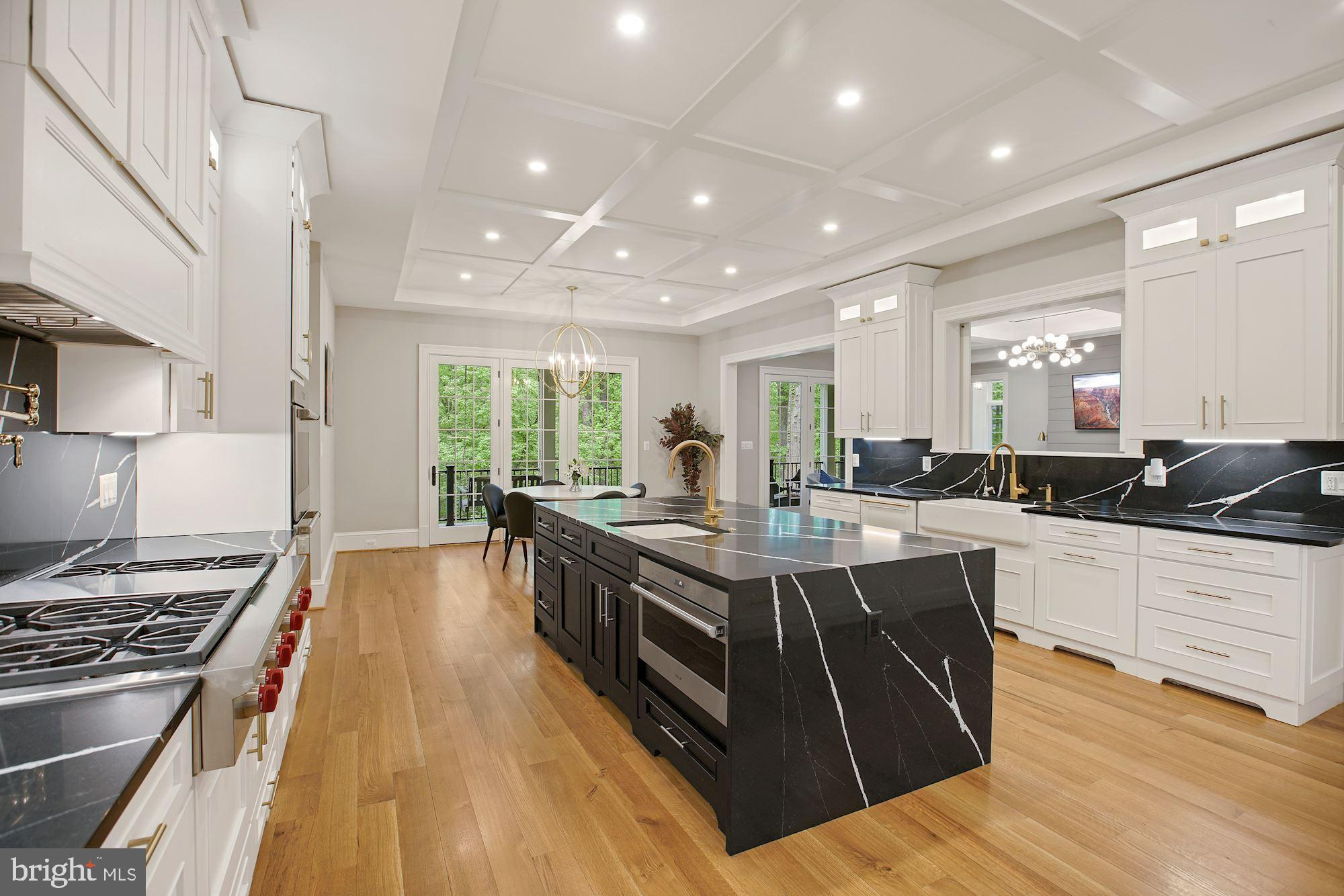 RIVER OAKS - Residential