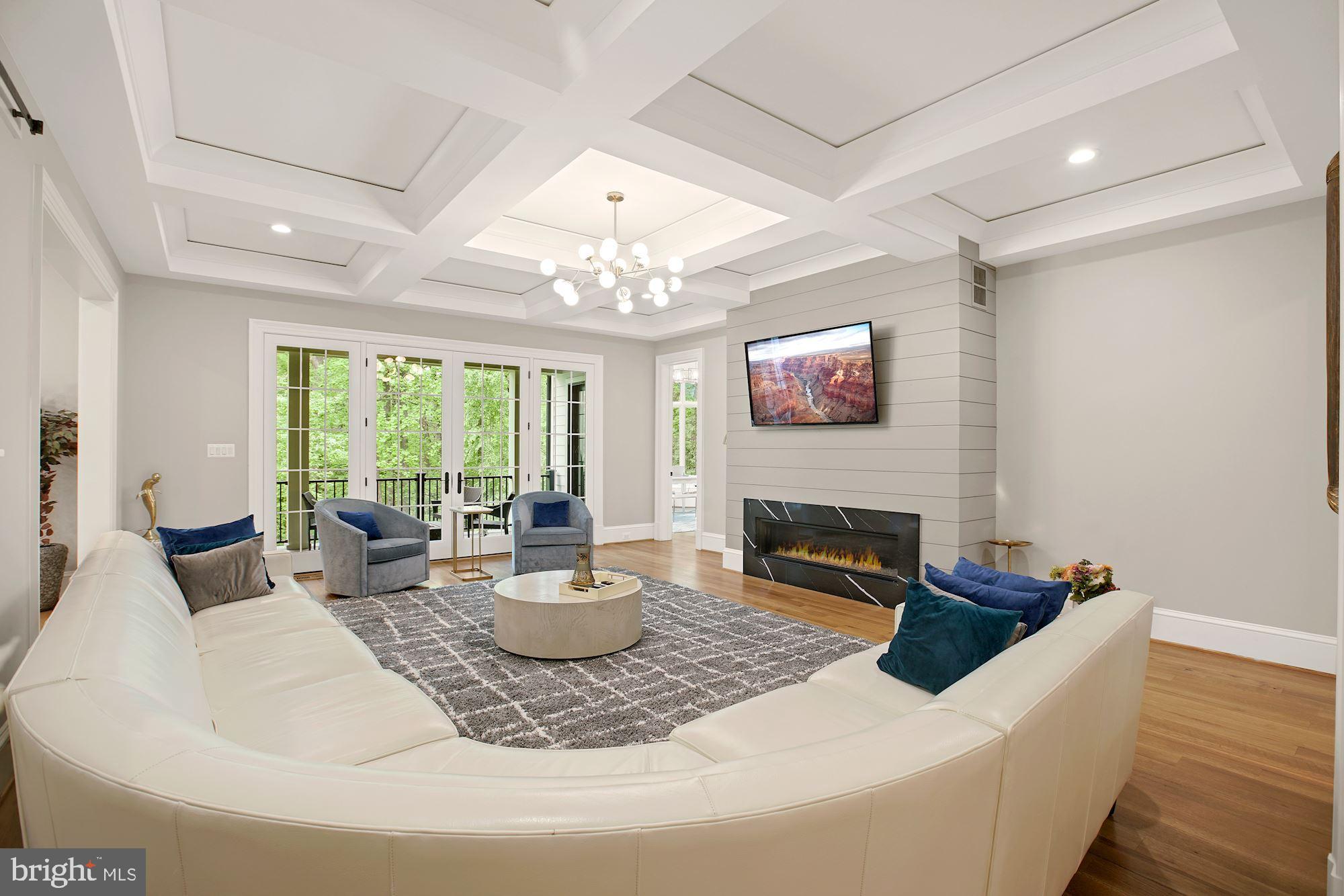 RIVER OAKS - Residential