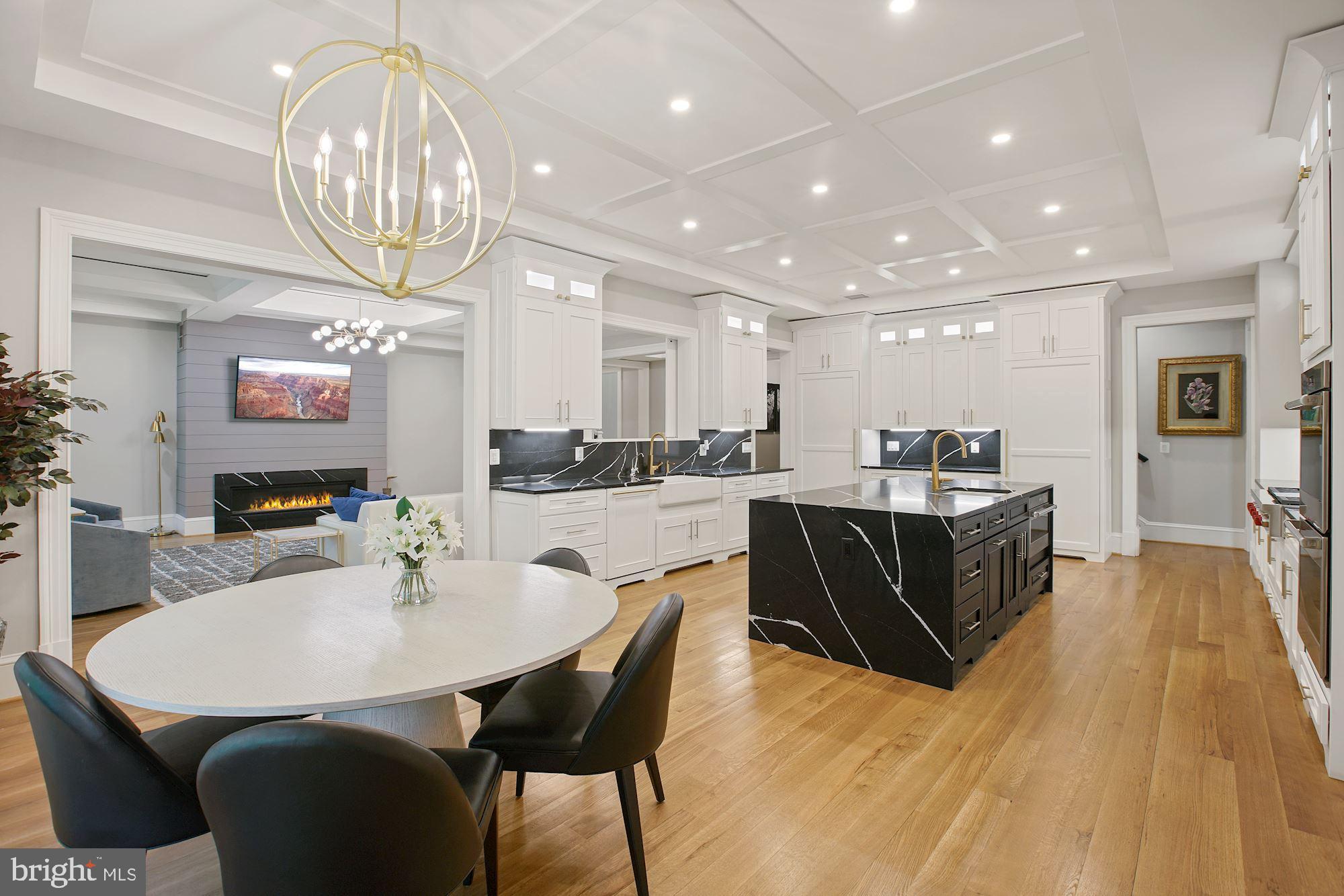 RIVER OAKS - Residential