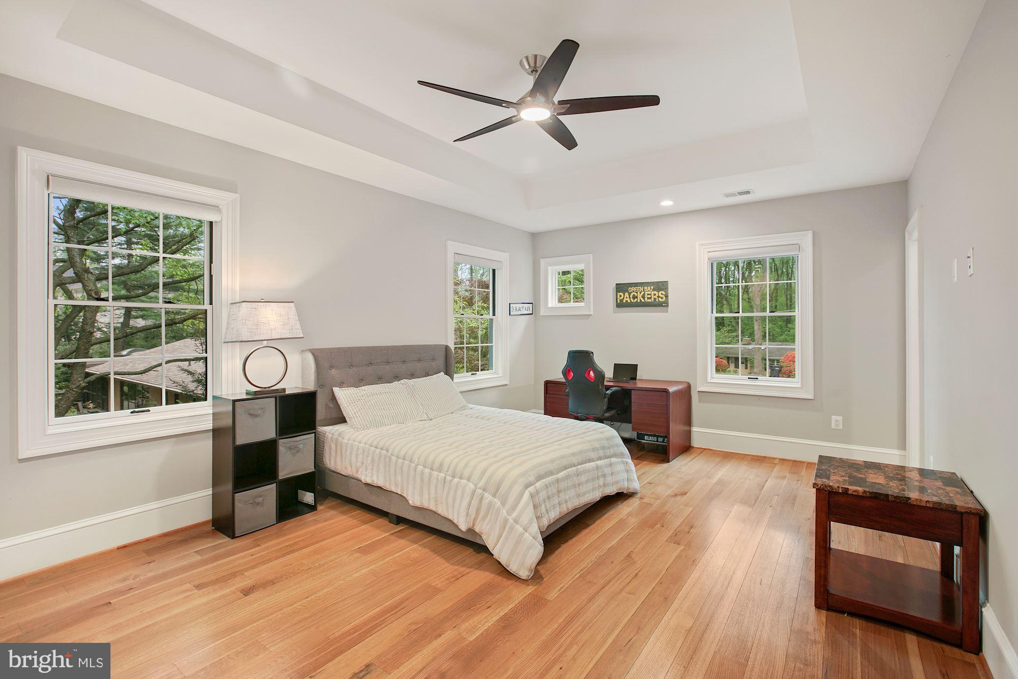 RIVER OAKS - Residential