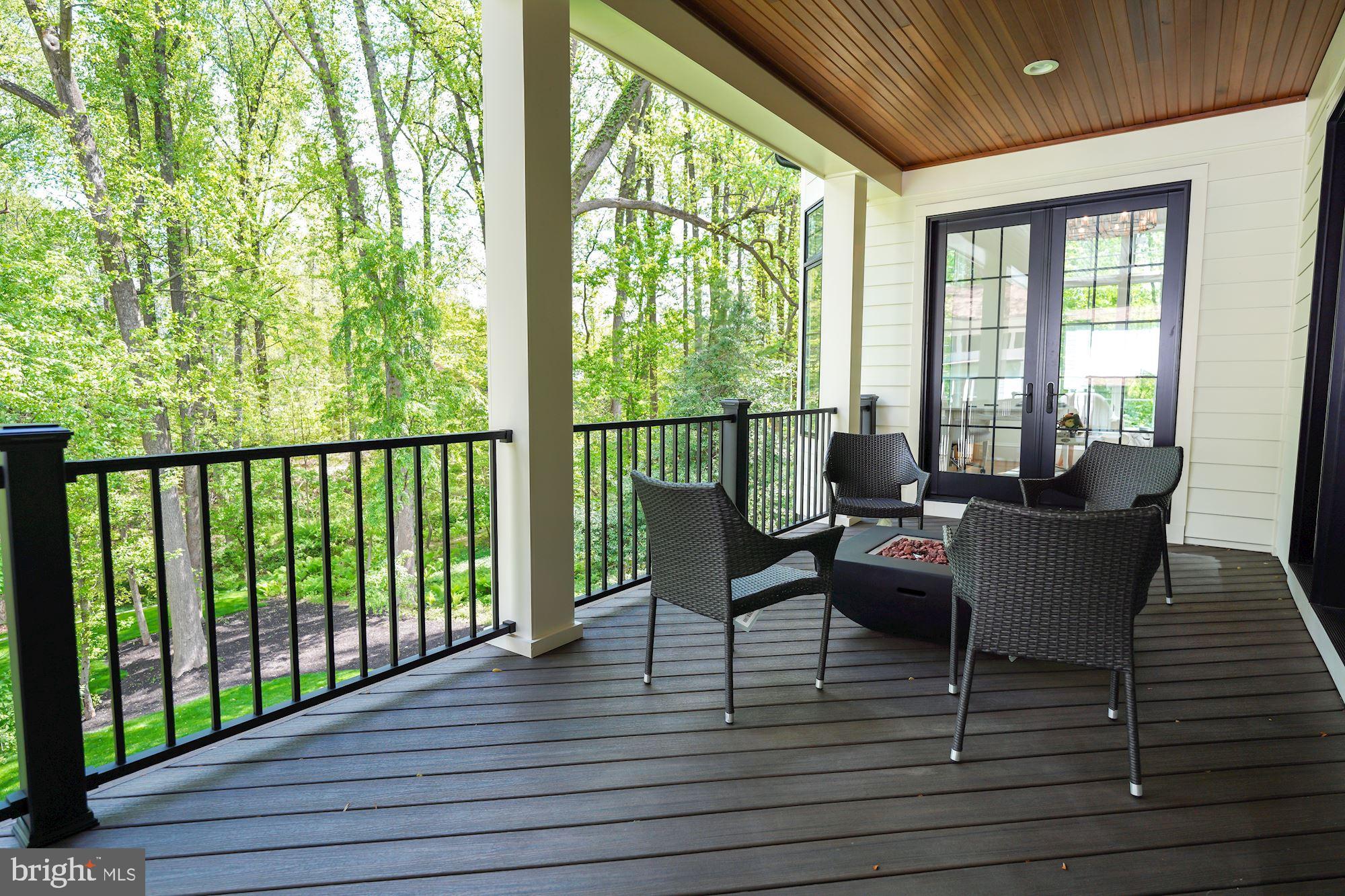 RIVER OAKS - Residential