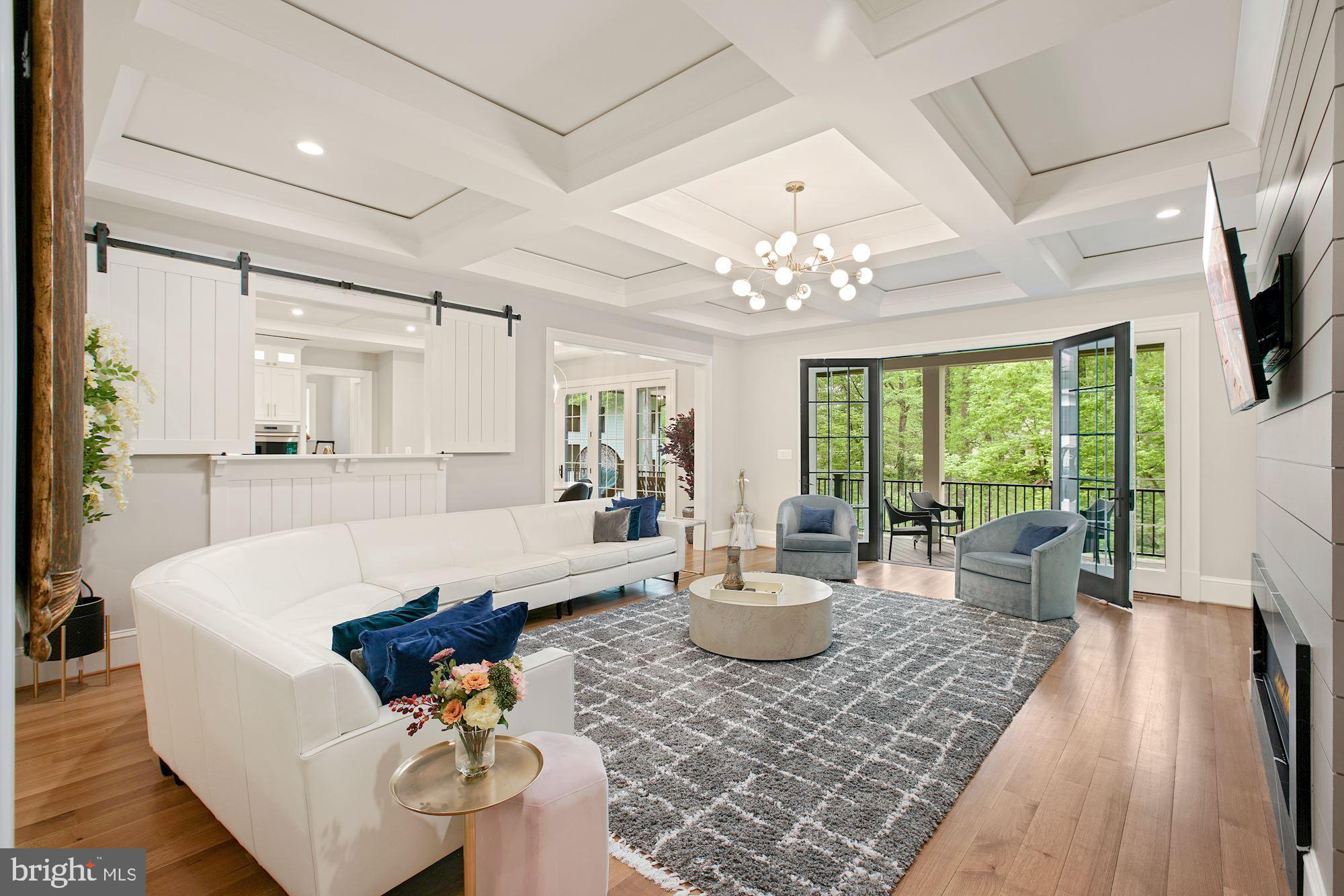 RIVER OAKS - Residential