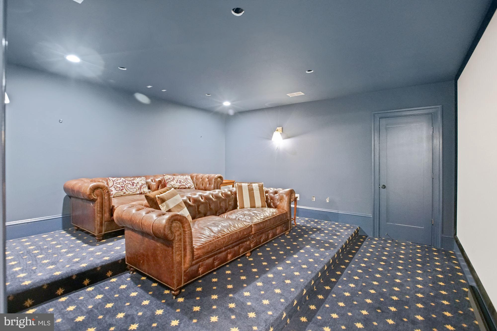 RIVER OAKS - Residential