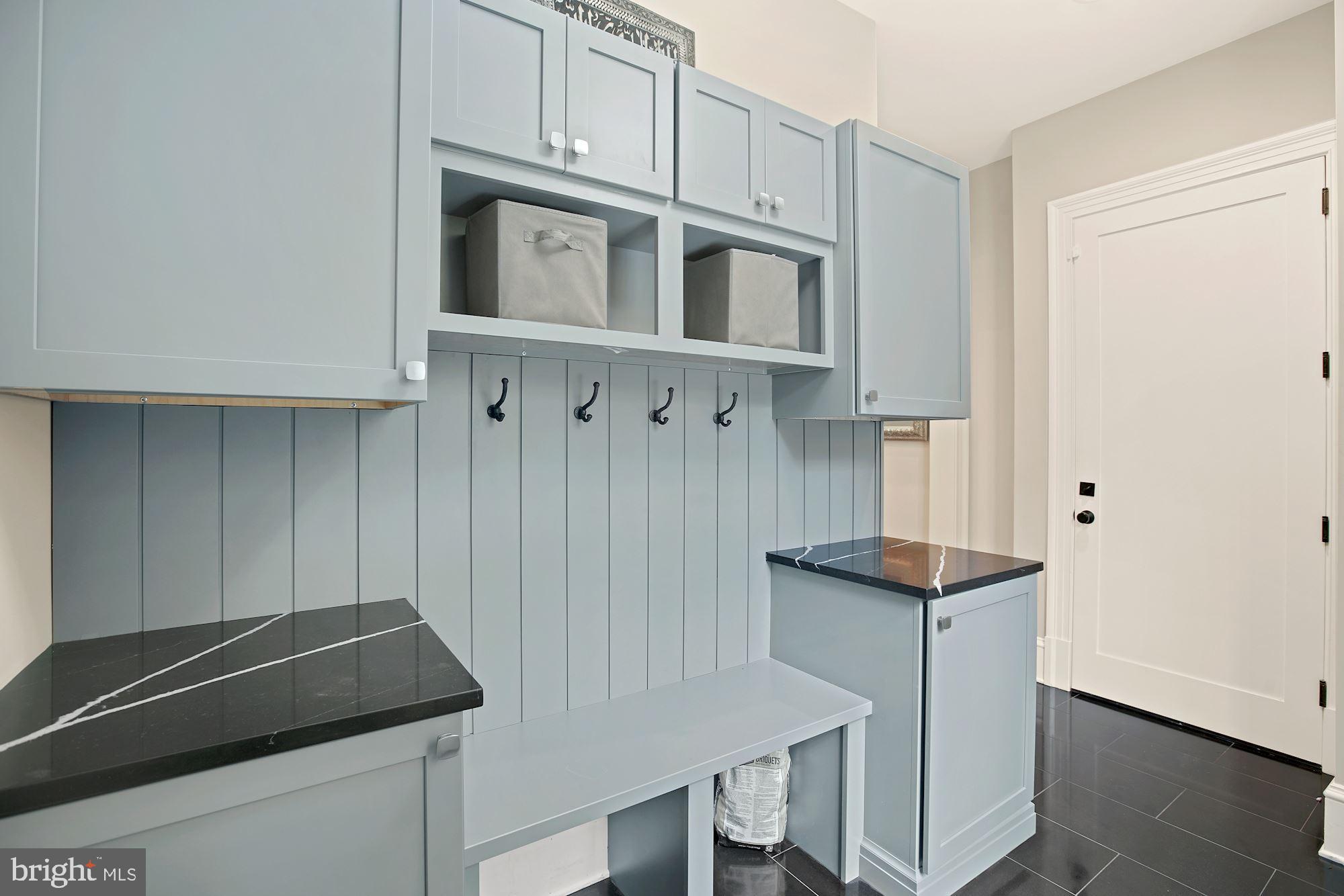 RIVER OAKS - Residential